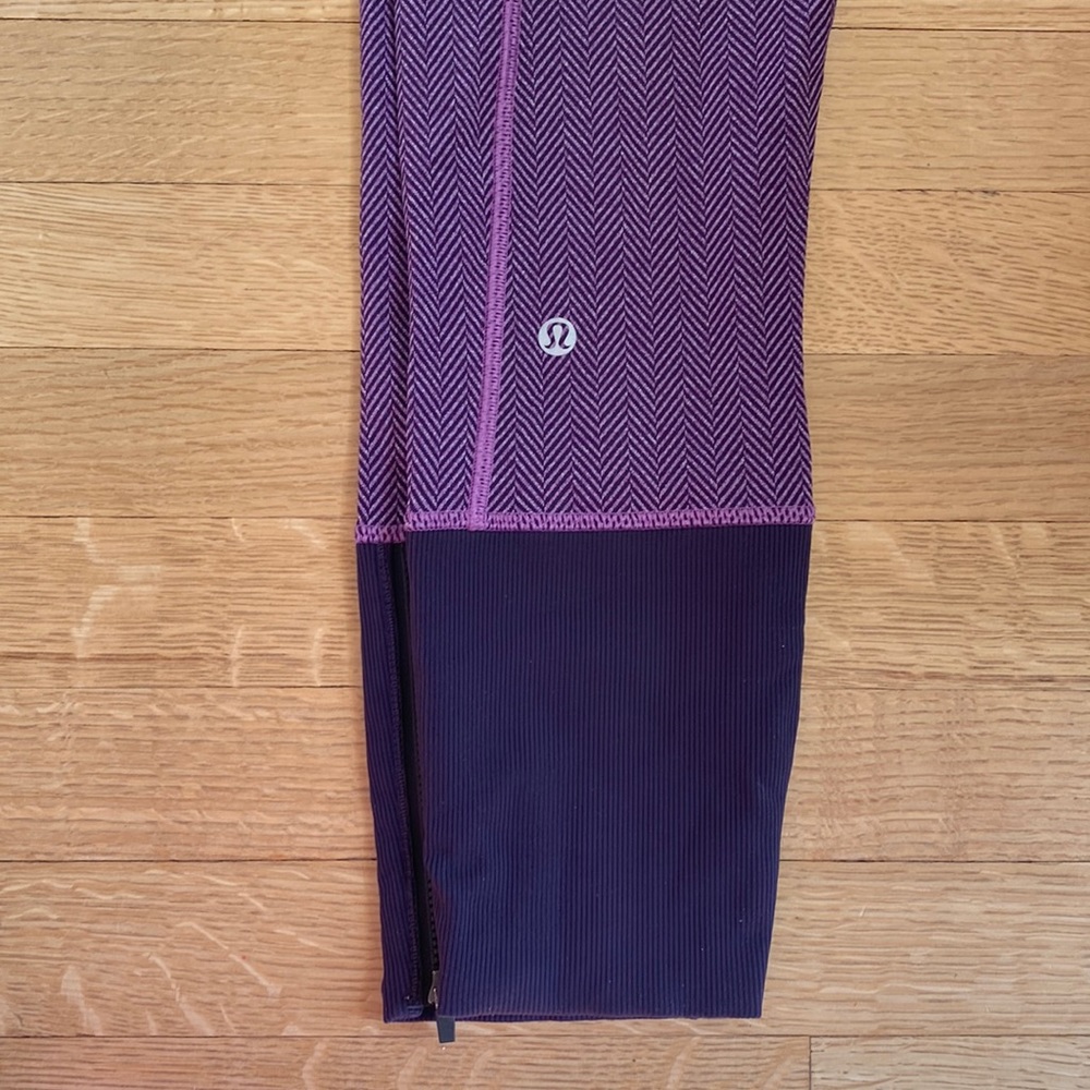 Lululemon size 6 leggings. Work only a few times, in great shape!